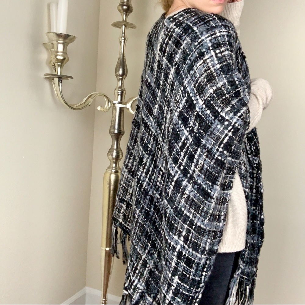 Steve Madden Shaw Knit Cover Up - Picture 6 of 7